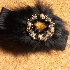 ヘアアクセ✨ファーブローチ付きクリップの画像