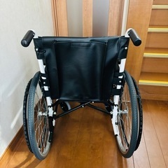 車いす 車椅子 新品 折りたたみ 介護 病院 ビニールレザー 黒