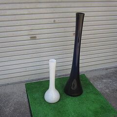 花びん２点　高さ５３・１００センチ