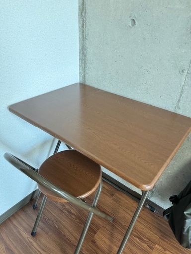 机と椅子のセット