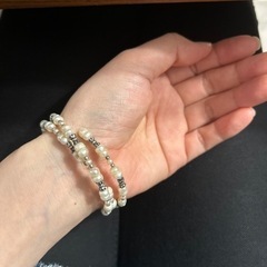 小さな真珠つきブレスレットの画像