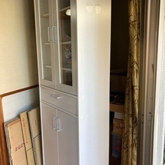 お取り引き終了しました。食器棚の画像