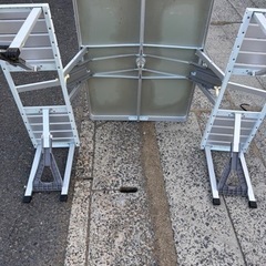 折り畳みイス付きテーブル　キャンプなどにパラソル付きの画像