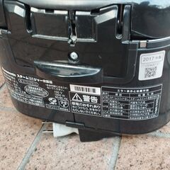 【値下げ】５合炊き　ＩＨ　炊飯器　PANASONIC SR-SY106J　２０１７年製の画像