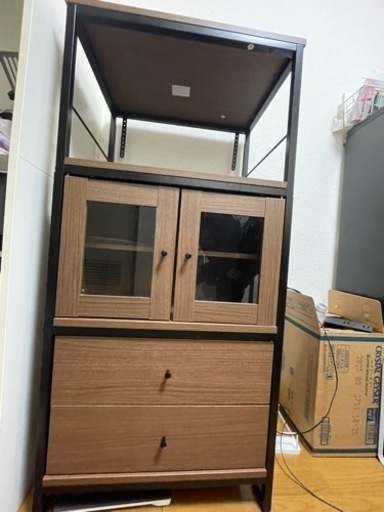 木目の食器棚　3/16まで