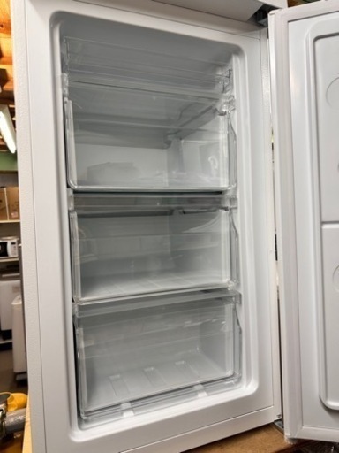 冷凍庫　2022年　６４Ｌ　美品です　マクスゼン　JF064ML01WH