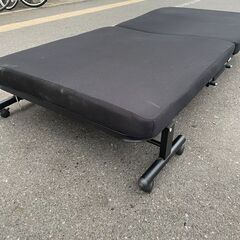 リサイクルショップどりーむ荒田店 No10217 折り畳みベッド　黒　シングルサイズ　便利な折り畳みタイプ♪の画像