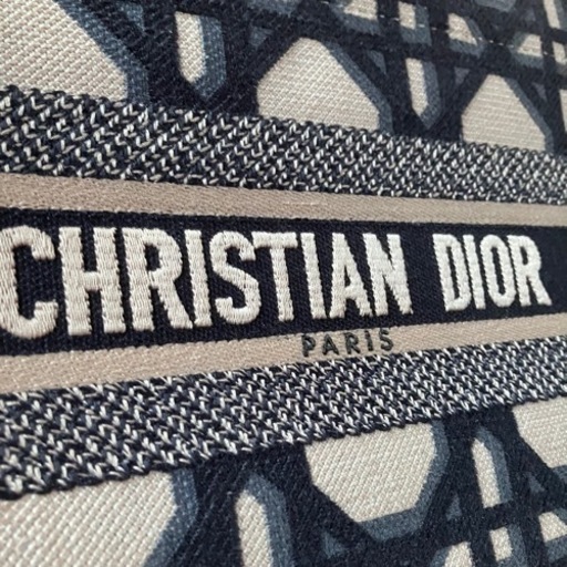 新作 Dior ブックトート