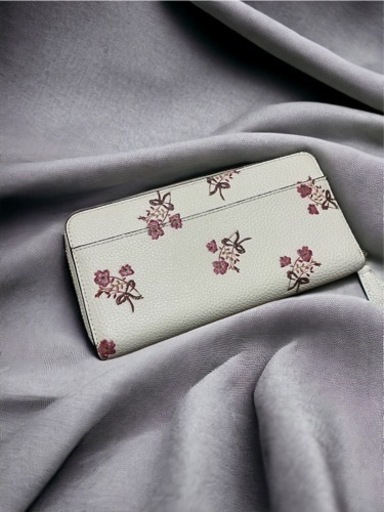 COACH(コーチ)フローラルプリント　F28444 ホワイト