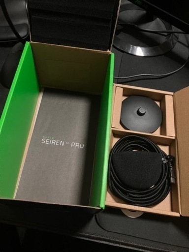 RAZER SEIREN V2 PRO (USBマイク)
