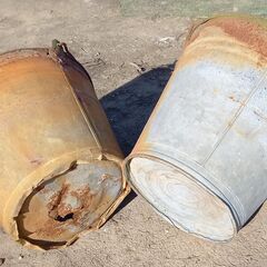 錆びたバケツ　２個の画像