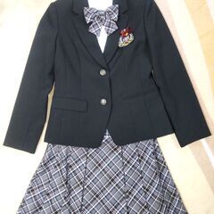小学校卒業式のスーツ女児用