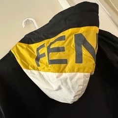 FENDIジャケットの画像