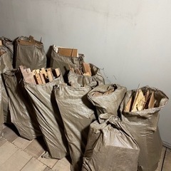 無料　木材　廃材　古材　角材 キャンプ　焚き火など