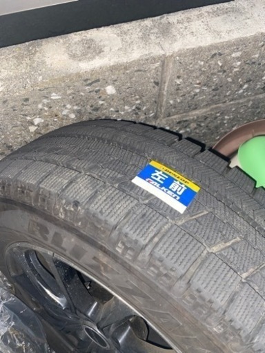 車のパーツ タイヤ、ホイール