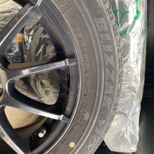 車のパーツ タイヤ、ホイール
