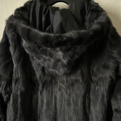 コート　黒色　リバーシブル　裏毛皮　フードは取りはずしできます。の画像
