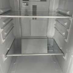 予定者決まりました　冷蔵庫 137L 一人暮らしなどに 2019年製 出品している洗濯機とセットで1.8万円‼️の画像