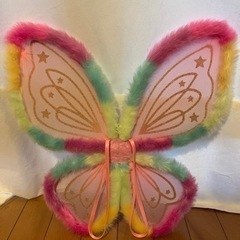 最終値下げ⤵️3/30迄引取り限定【中古】IKEA(イケア) BUSA 40192016 プレイトンネルとH&Mの蝶々の羽（キッズ用）の画像