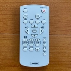 CASIOの超単焦点プロジェクター XJ-UT352Wの画像