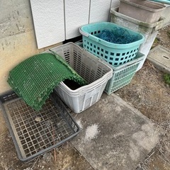 カゴなど