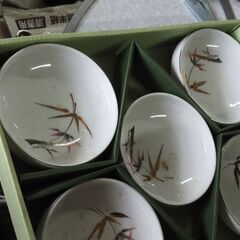 小鉢のセット、金仕上げ、ギフト品、５枚揃いの画像