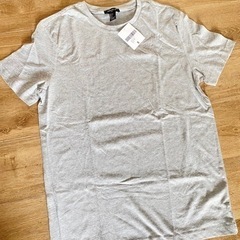 新品未使用 メンズ Tシャツの画像