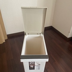 ゴミ箱の画像