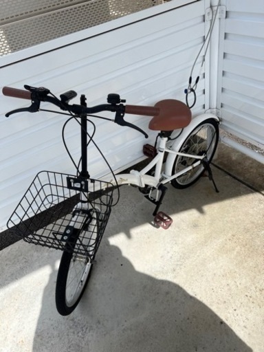 折りたたみ自転車　白