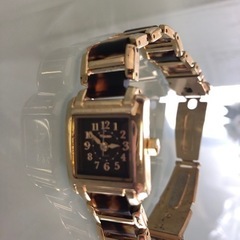 服/ファッション アクセサリー 腕時計　ゴールド　ブラウン　シンプル　小さめ　かわいいの画像