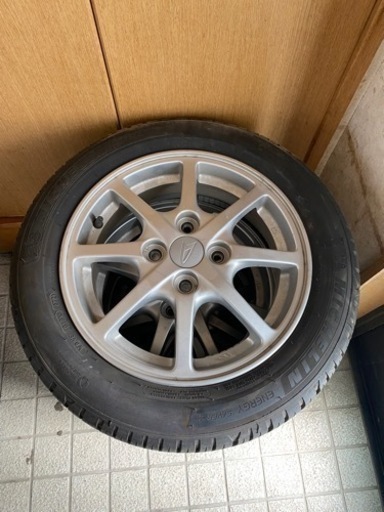 ノーマルタイヤホイール付き４本セット