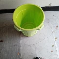 ゴミ箱の画像