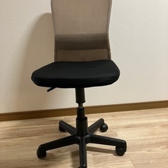 3/14まで　デスクチェア　ベージュの画像