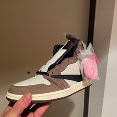 ナイキ×トラヴィススコット エアジョーダン1 レトロ ハイカットスニーカーの画像
