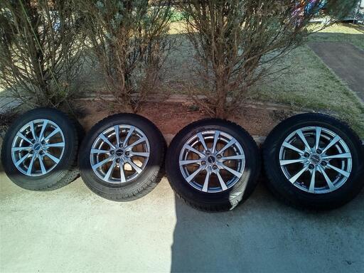 スタッドレスタイヤ　175／65 R１４