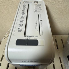 【値下げ‼️】アイリスオーヤマ・シュレッダーの画像