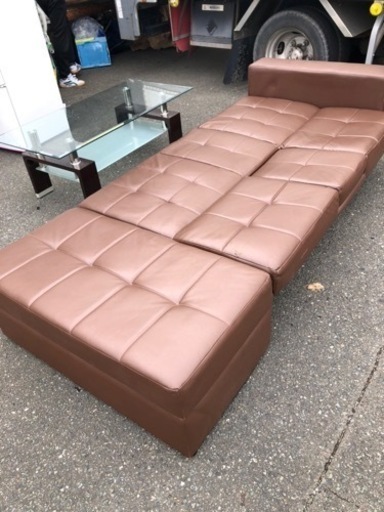 福岡市内配送無料　4人掛けソファ