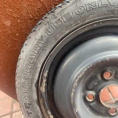 軽自動車のスペアタイヤの画像