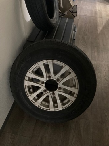 ダンロップタイヤ2本　195/80R15