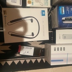 卓上加湿器 イヤホン シェーバー モバイルバッテリー まとめ売りの画像