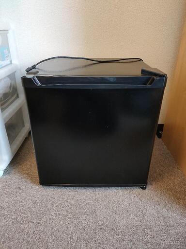 冷蔵庫　小型46L