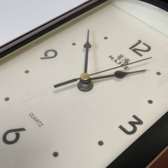 メロディーの鳴る掛け時計の画像