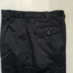 4新品♦️超超超激安♦️作業着向きパンツ♦️スラックス♦️ウエスト88cm股下65cm♦️濃い紺色♦️オールシーズンタイプ♦️表面サラット軽くて、汚れ弾きやすい生地♦️自宅保管していました♦️お値打ちにお譲り致しますの画像