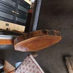 ヒバの丸い板①の画像