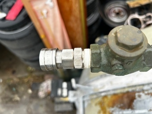 四国内送料無料！　FRP タンク タンクローリー 2600L