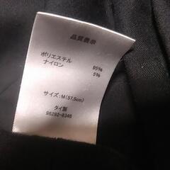 紫の帽子の画像