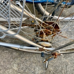 自転車 ノーパンクタイヤ 27インチの画像