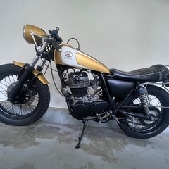 ヤマハSR400初期型カフェレーサーの画像