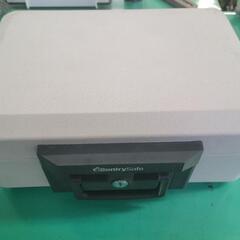 【中古】Sentry Safe ポータブル耐火保管庫 金庫 R4132
