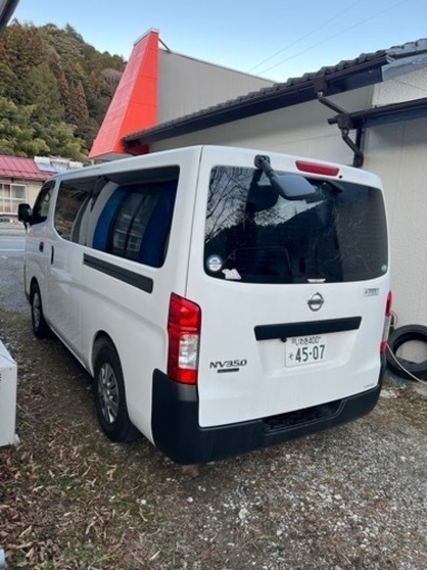 NV350 キャラバン平成25年式ディーゼルMT車 (みや) 赤井のキャラバンの